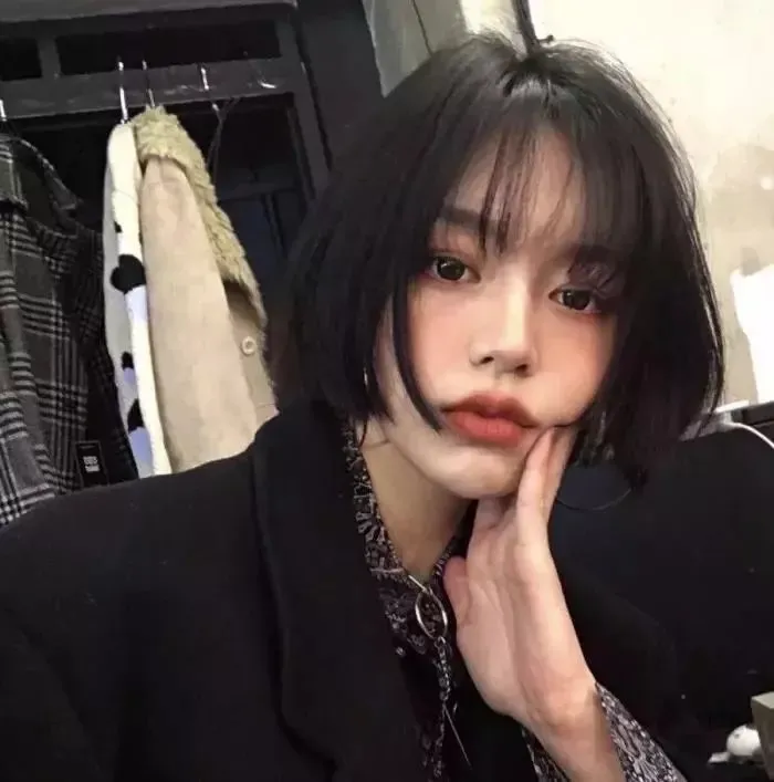 女性悬疑复仇《小姐》同类绝佳作品《女教师》：压抑女教师的极致反击，阶级与欲望的崩塌