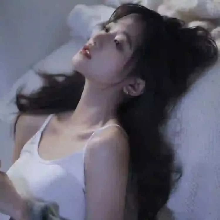 怪兽灾难经典《汉江怪物》宋康昊主演：汉江突现变异巨兽，小人物的殊死搏斗