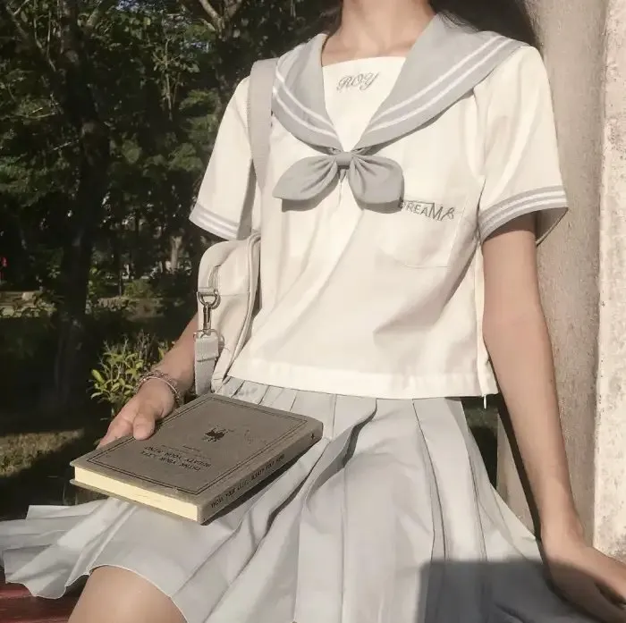【科幻动作】《魔女》首部曲金多美：看起来人畜无害的女高中生，觉醒后一招秒杀全场武装特工